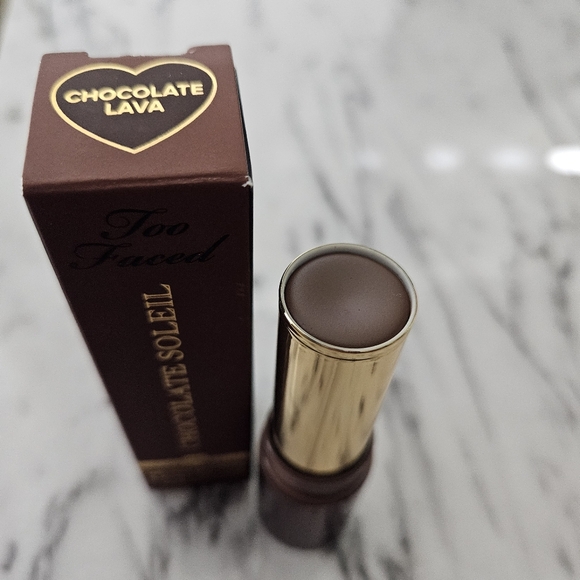 Too Faced Bronzing Stick - Picture 3 of 8